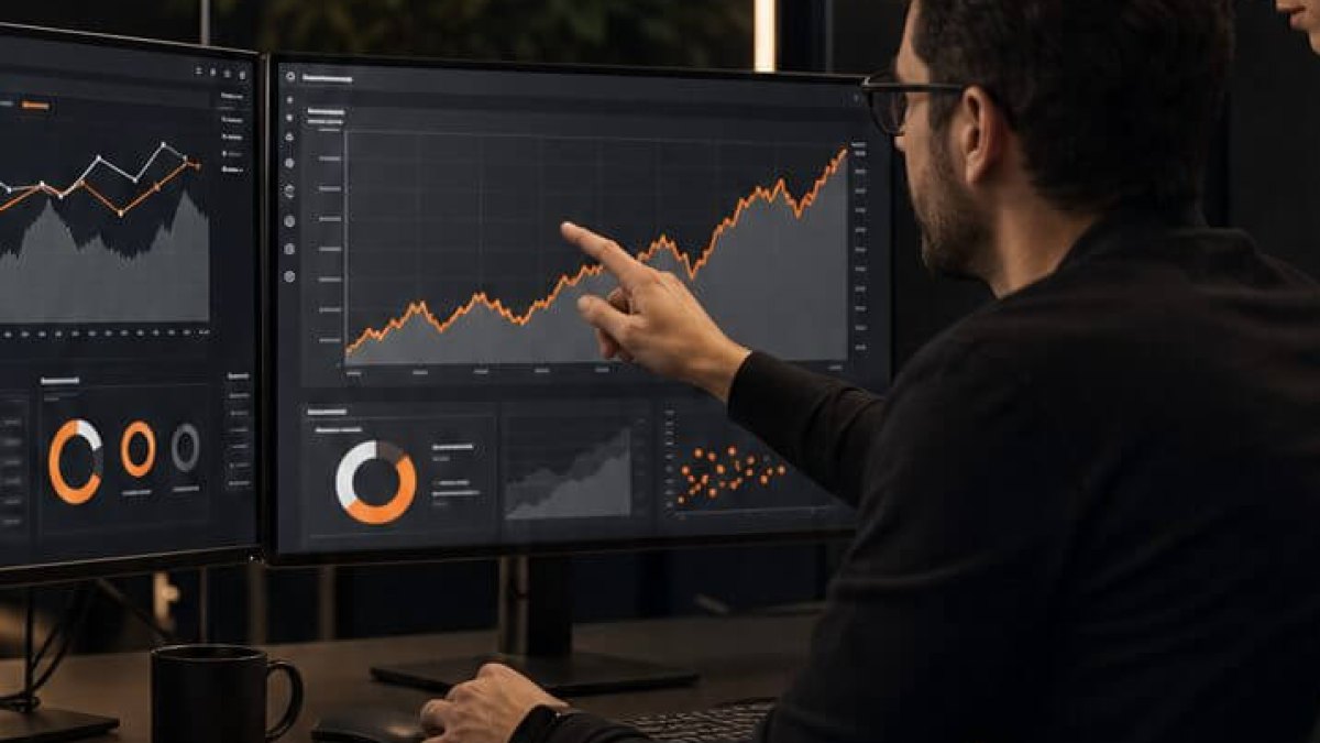 Equipe do Grupo MW7 em trabalho relacionado ao tema: Quanto investir em mídia paga para começar: como chegar ao número sem chutar